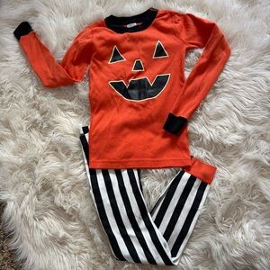 Hanna Andersson Orange and Black Pumpkin Pajama Set